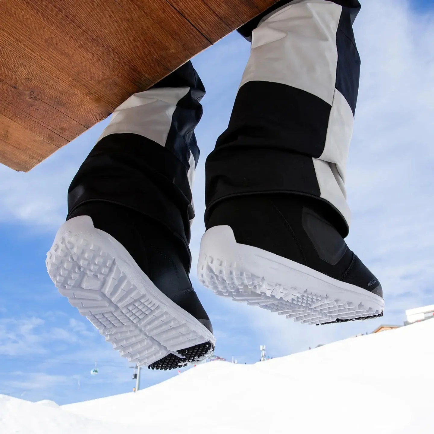 Women's Cascade Snowboarding Boots - Image 4